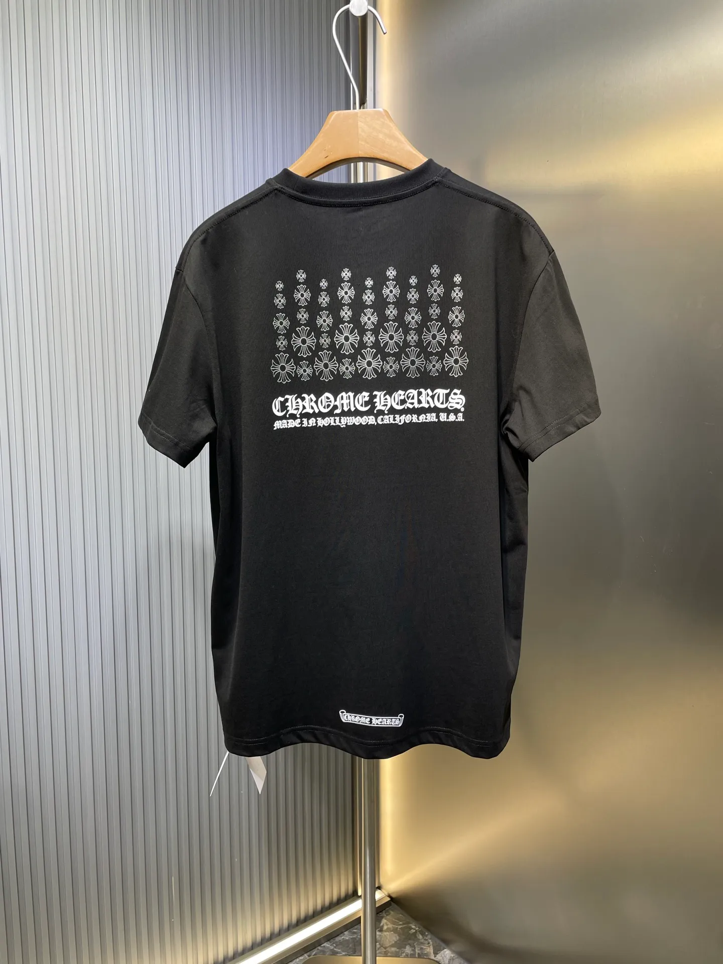 🅿️280 CH🌟【Top original order】Gypsophila cross short sleeves. Process description: The fabric is made of 26-woven 200g cotton, and the printing is made of special imported slurry. The overall alignment is straight and delicate, the fabric is comfortable and soft, and the color is consistent without color difference. It can be matched with the same style to create a fashionable look, control various occasions, customized accessories, complete three standards, the same style for men and women! ⚠️size:sml